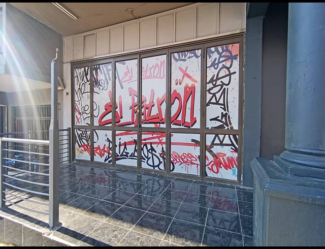 890M² BUILDING FOR SALE IN MELVILLE